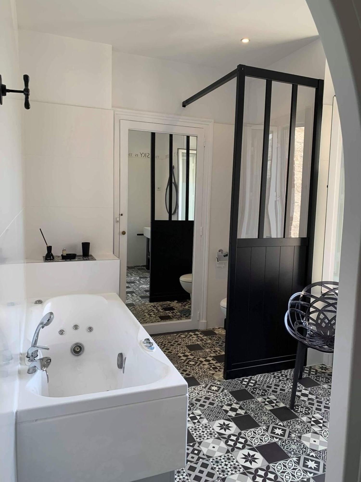 La Villa Côté Cour Dinan Habitación foto