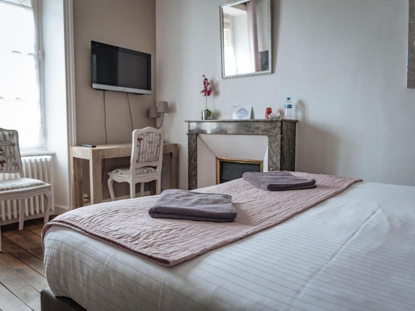 La Villa Côté Cour Dinan Habitación foto